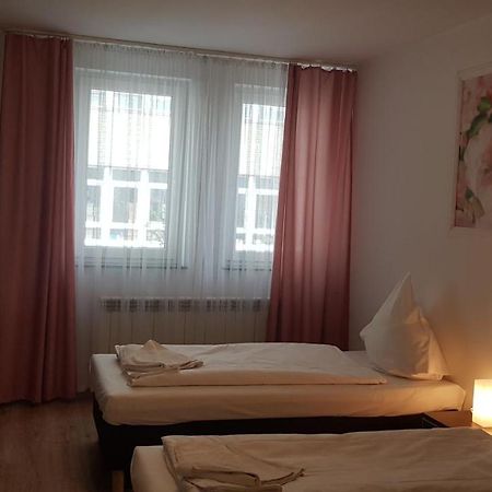Hotelik Kameleon Pokoje Goscinne Jawor Ngoại thất bức ảnh