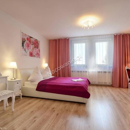 Hotelik Kameleon Pokoje Goscinne Jawor Ngoại thất bức ảnh