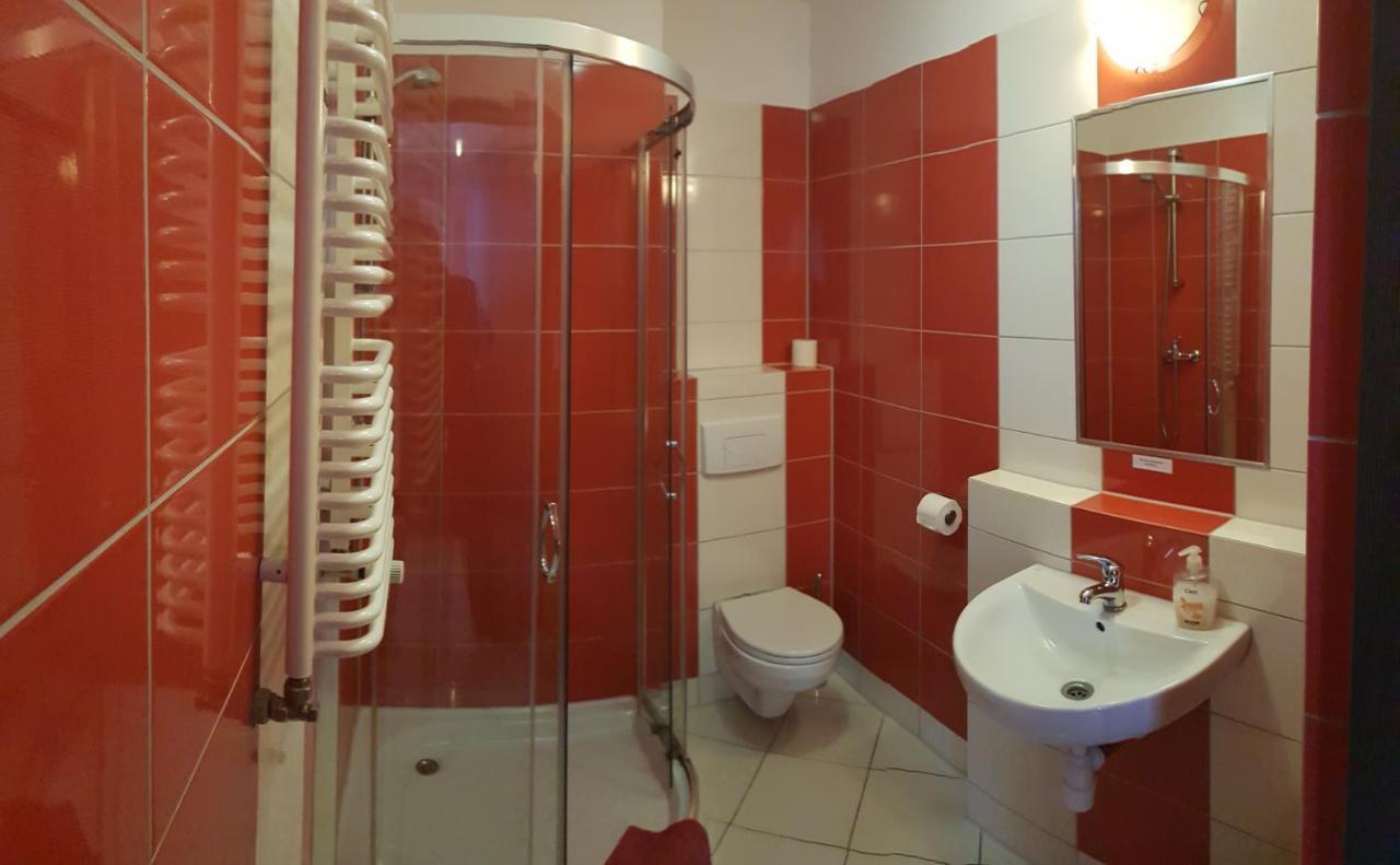 Hotelik Kameleon Pokoje Goscinne Jawor Ngoại thất bức ảnh