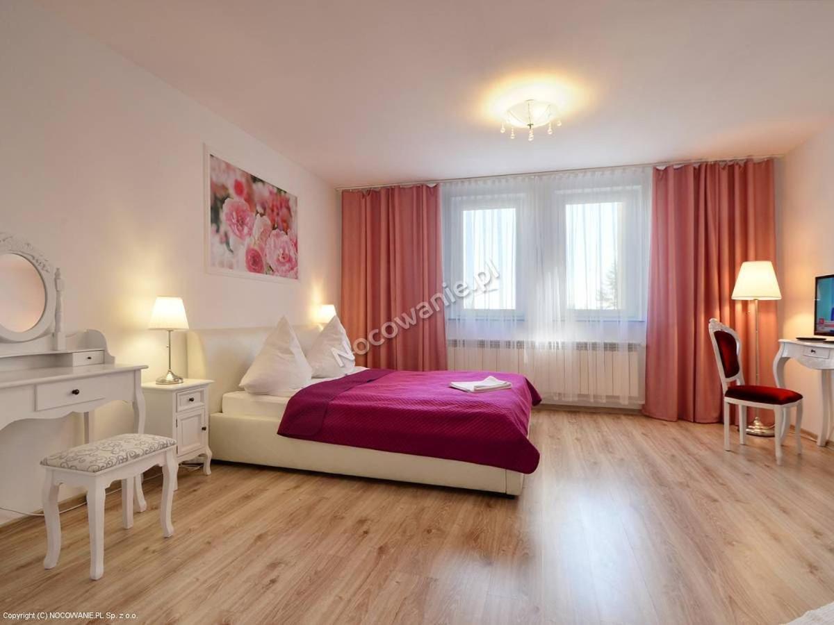 Hotelik Kameleon Pokoje Goscinne Jawor Ngoại thất bức ảnh